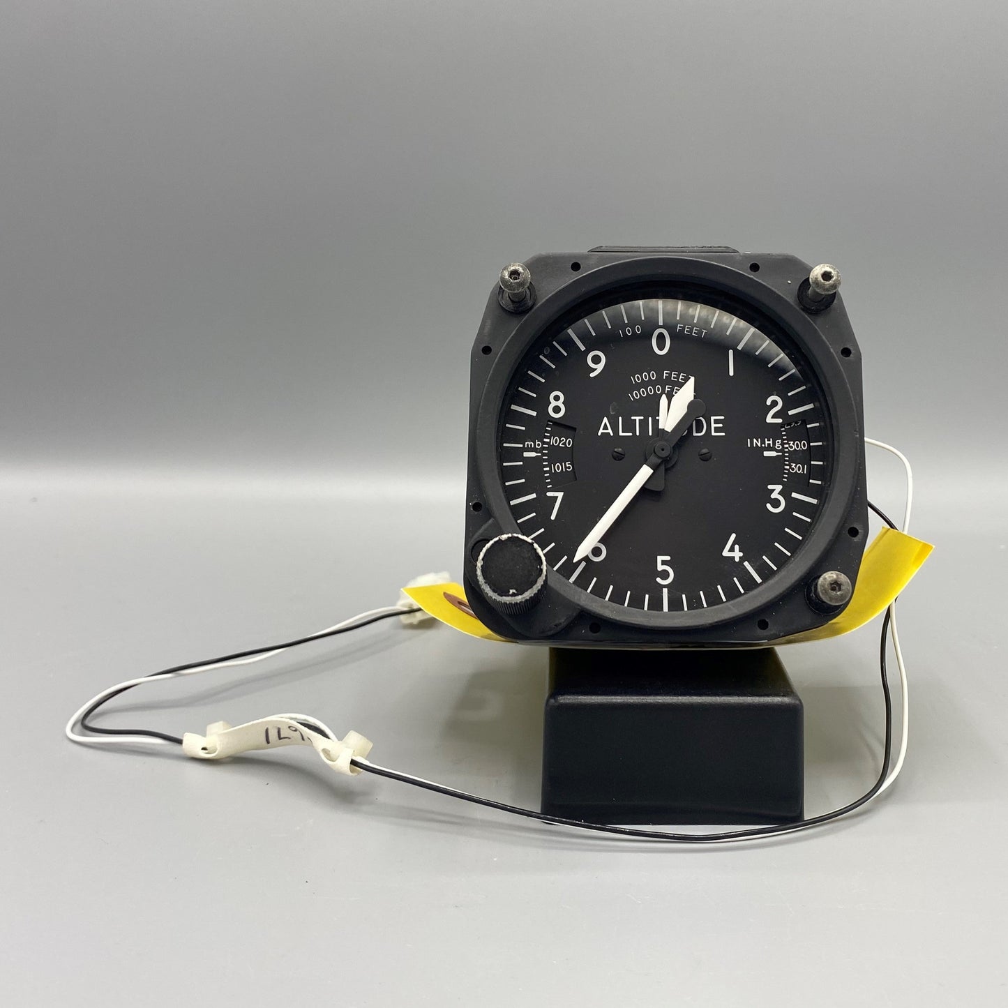 United Instruments Altimeter Indicator - Part Number: 5934AD-3